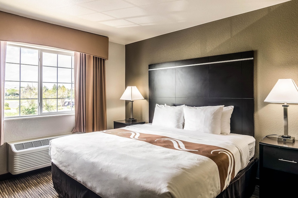Suite, 1 King Bed with Sofa bed, Non Smoking (2 Person Sofa bed)