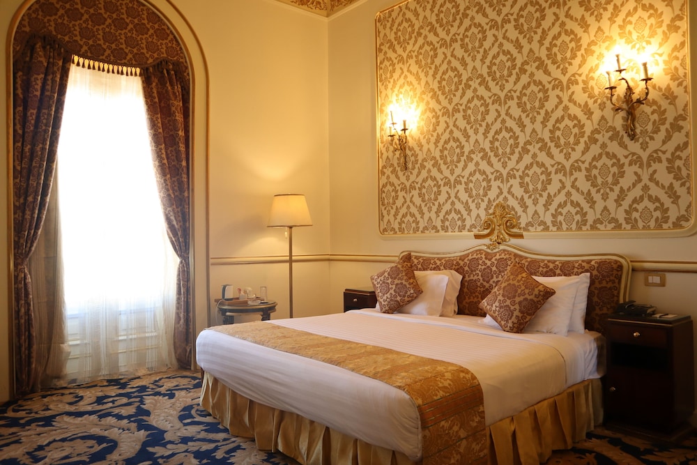 Golden  Deluxe Room Sea Side View - Photo 2
