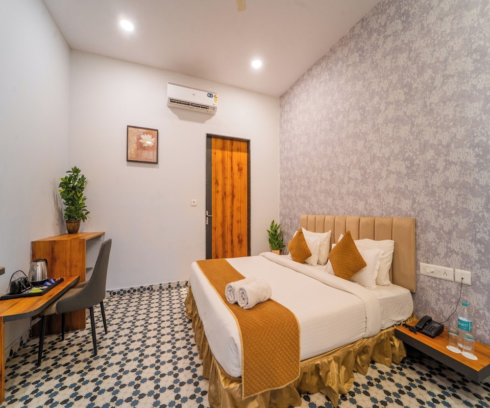 Deluxe Room - Photo 2