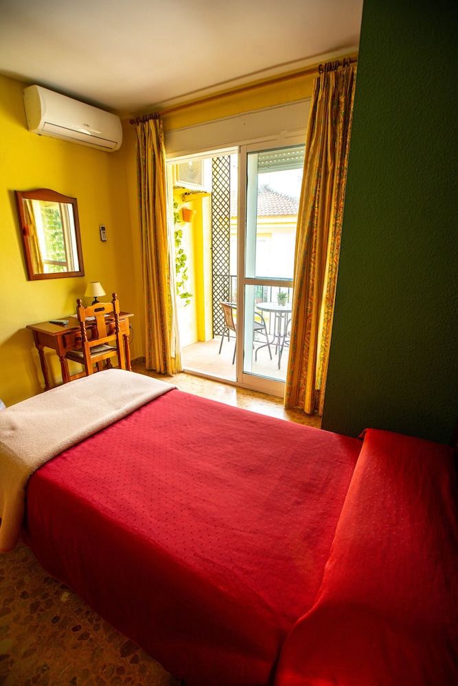 Double Room - Photo 15