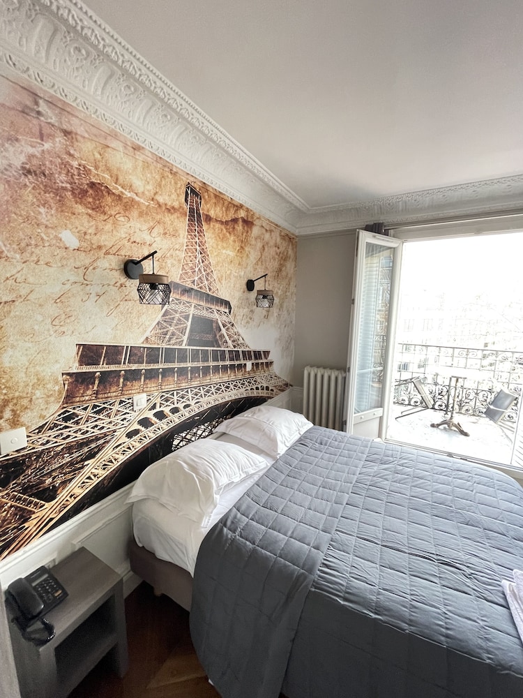 City Double Room, 1 Double Bed, Balcony, City View photo 2