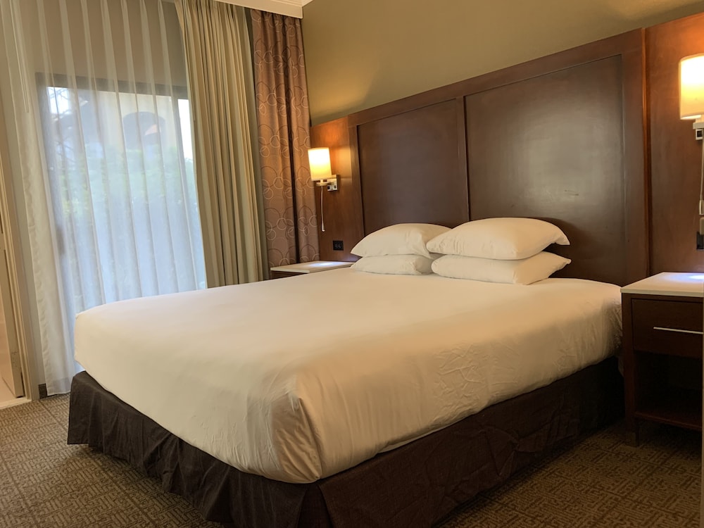 Suite, 2 Double Beds, Non Smoking, Pool View - Photo 1