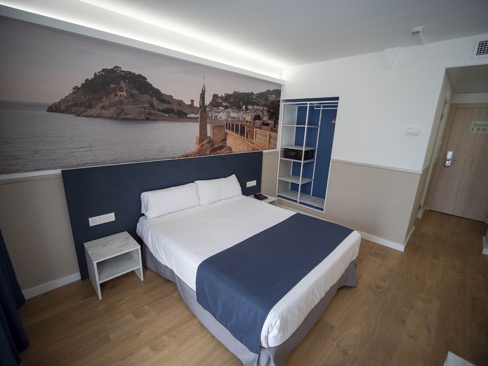 Superior Double Room (2 Adults)