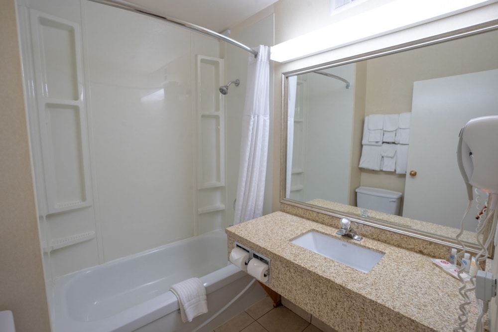 Standard Room, 2 Double Beds, Non Smoking - Photo 4