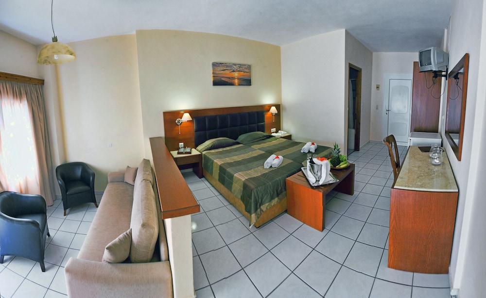 Family Room, 1 Bedroom, Sea View photo 3