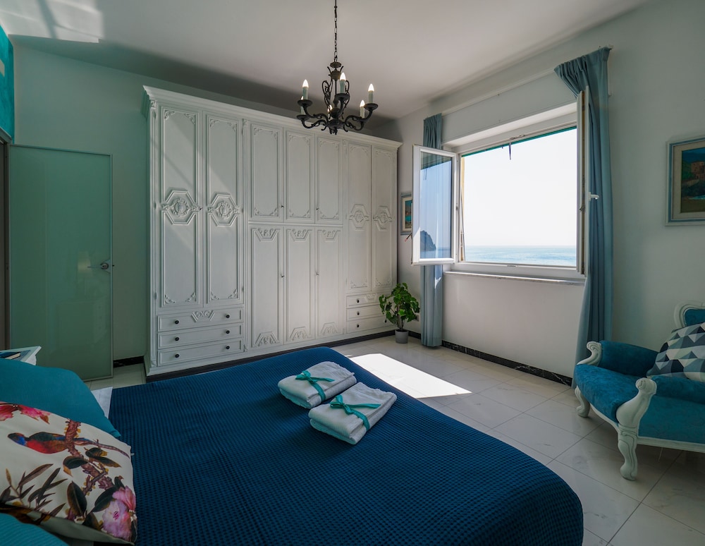 Comfort Apartment, 2 Bedrooms, Sea View, Sea Facing photo 3