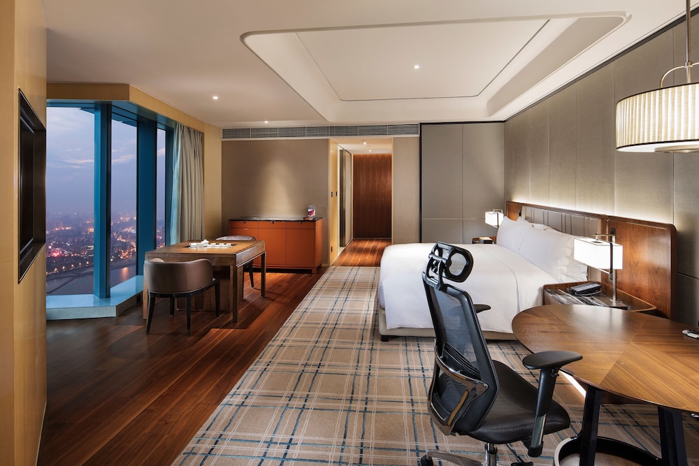 King Executive Deluxe Room River View photo 3