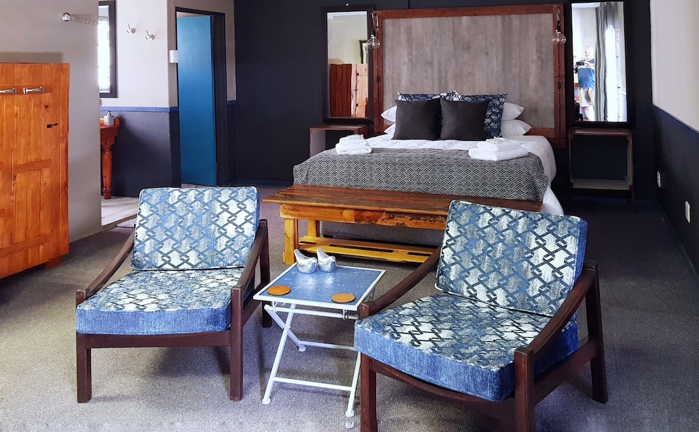 Super Deluxe Room 2 photo 1
