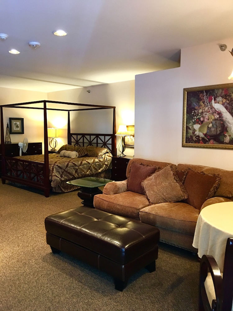 Honeymoon Suite, 1 King Bed photo 2
