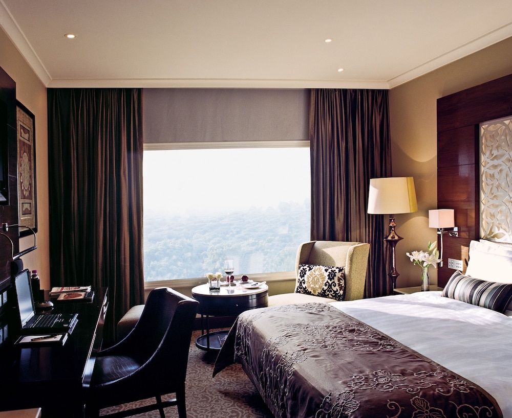 Presidential Suite Forest & Pool View