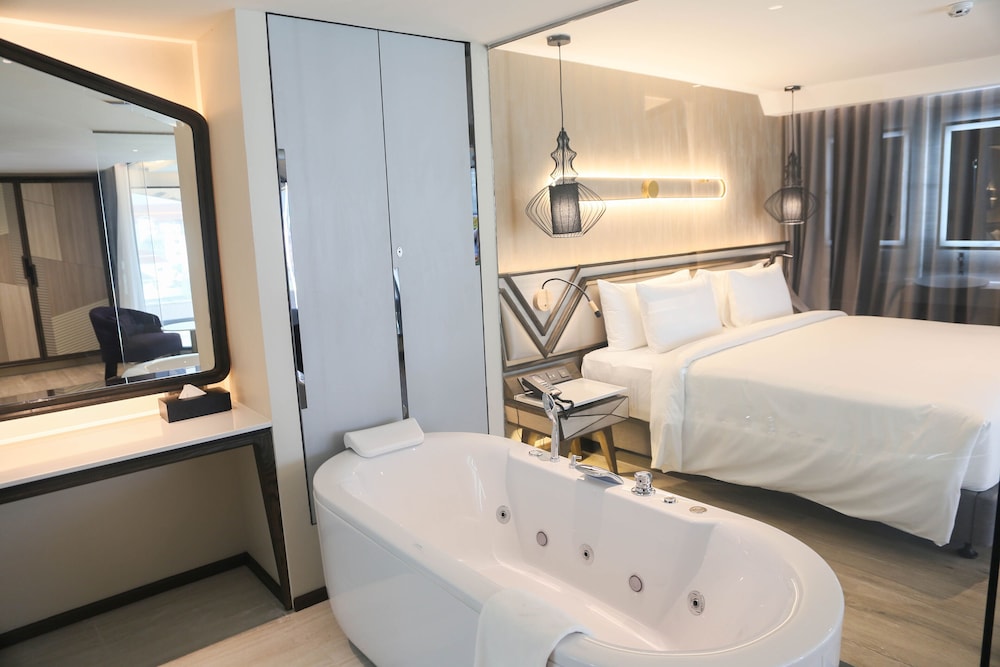 Amethyst Duplex Suite with Plunge Pool
