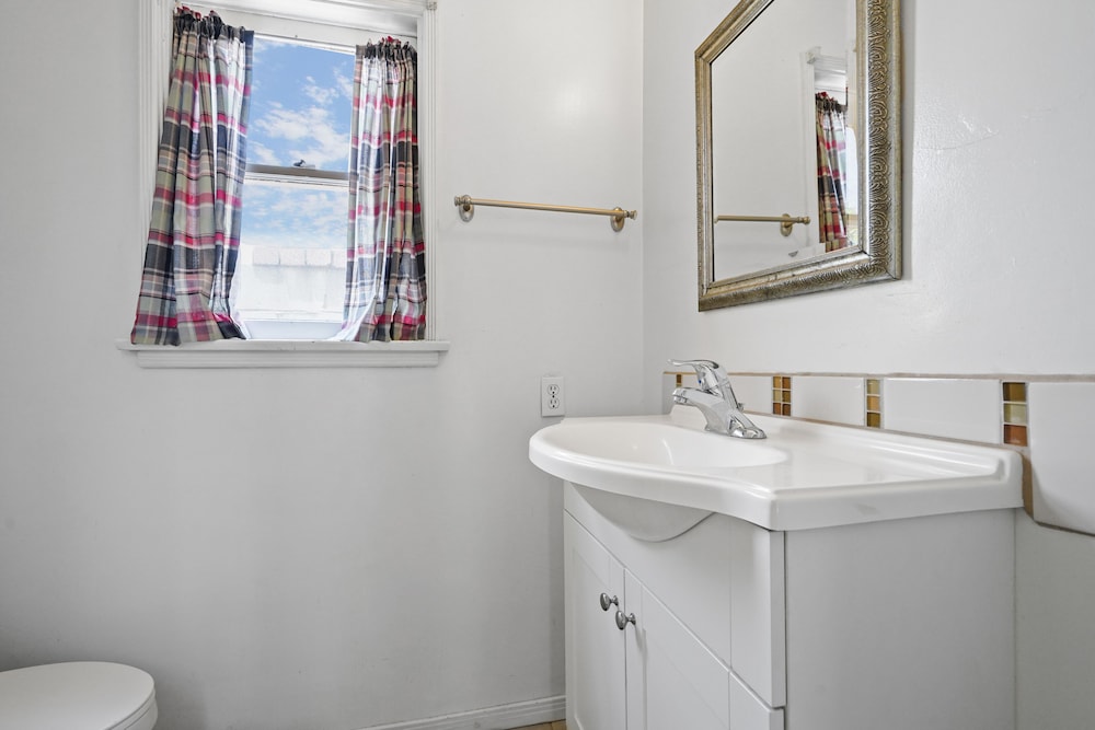 Classic Studio Suite, 1 Queen Bed, Kitchen photo 2
