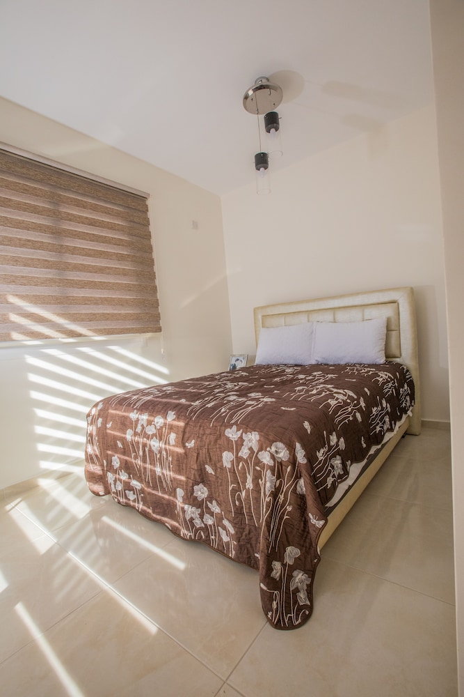 Villa photo 2