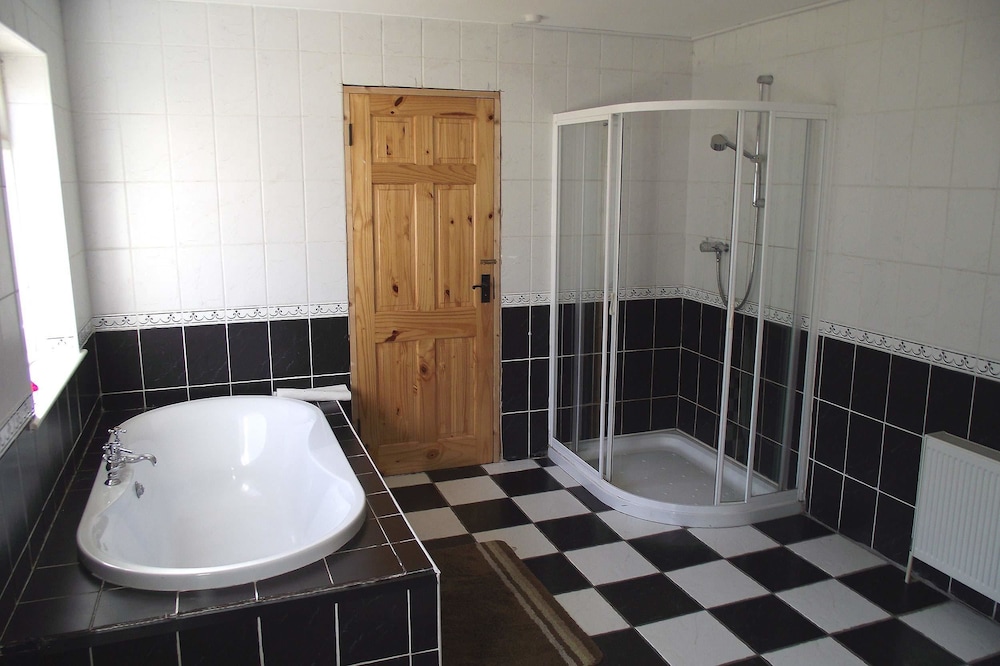 Family Room, Private Bathroom, Sea View photo 2