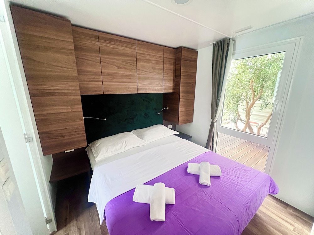Mobile Home Premium photo 3