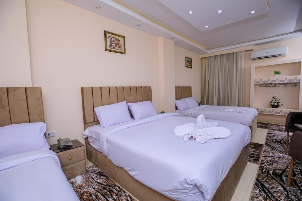 Luxury Quadruple Room, Balcony