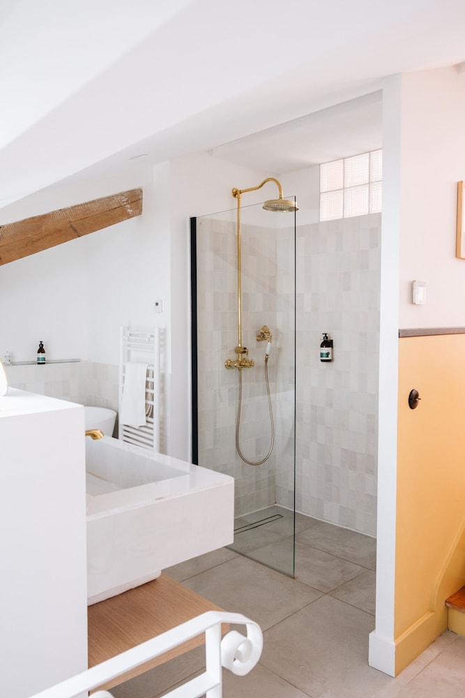Suite, Ensuite (Suite Mr Réal) photo 3