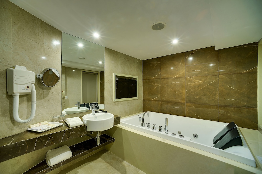 Junior Suite Room - Photo 5