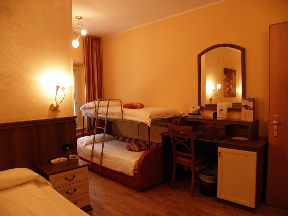 Quadruple Room photo 2