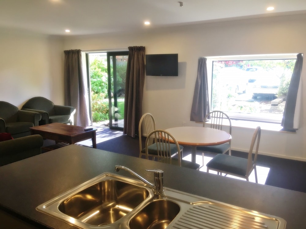 Superior One Bedroom photo 1