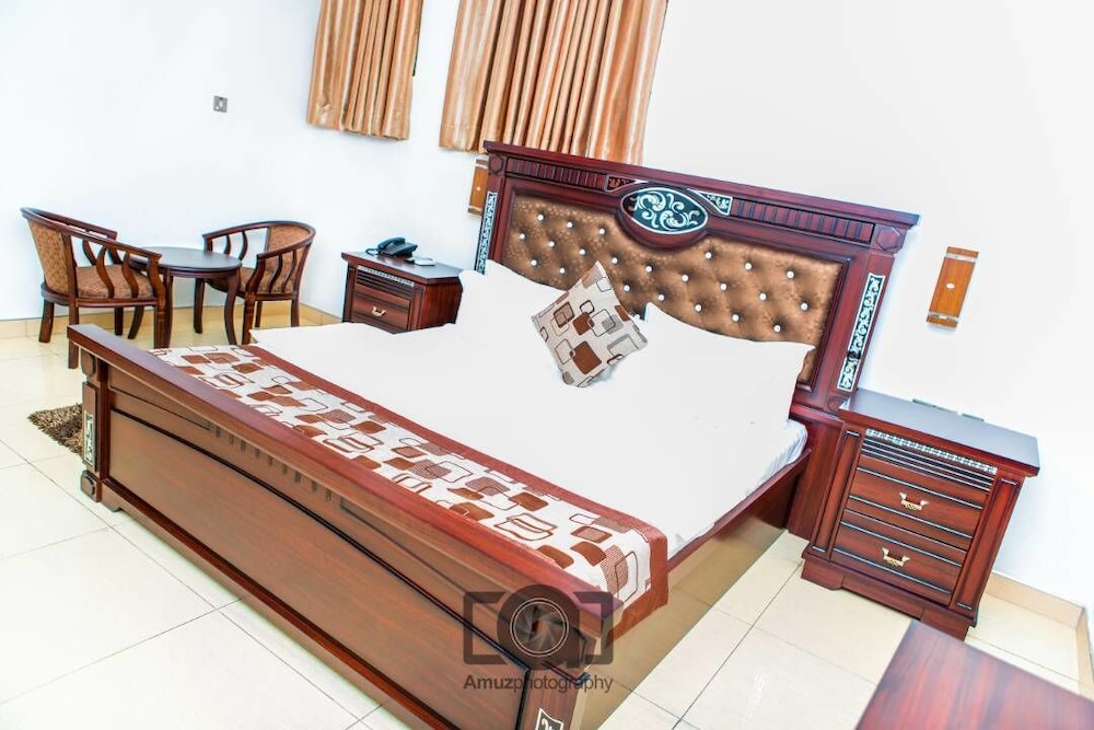 Executive Suite, 1 King Bed photo 2