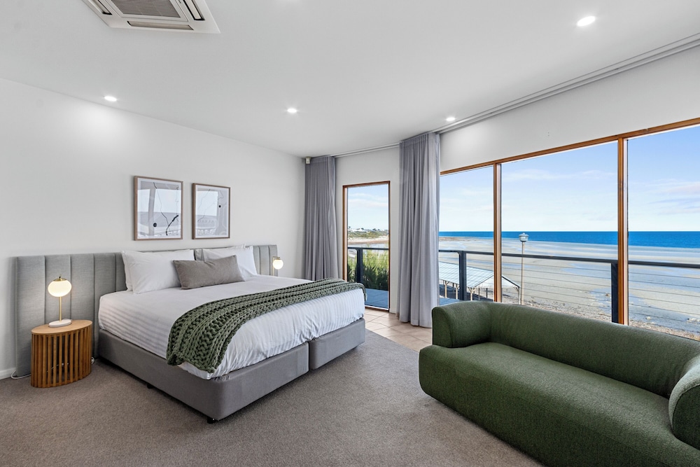 Premium Single Room, Ocean View photo 2