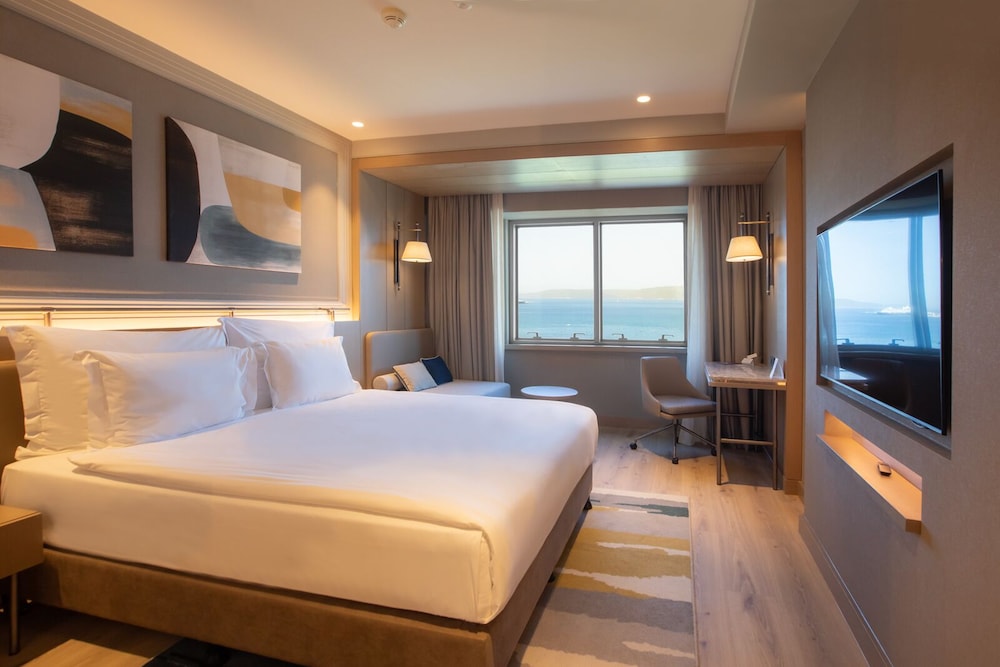 DELUXE CORNER SUIT BOSPHORUS VIEW photo 2