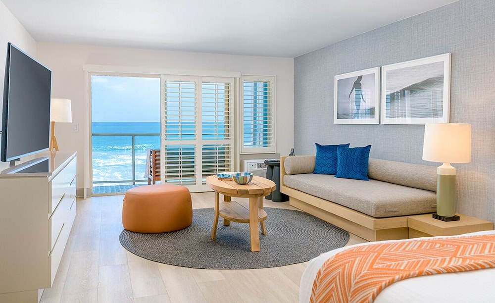 Panoramic Room, 1 King Bed, Ocean View, Oceanfront - Photo 1