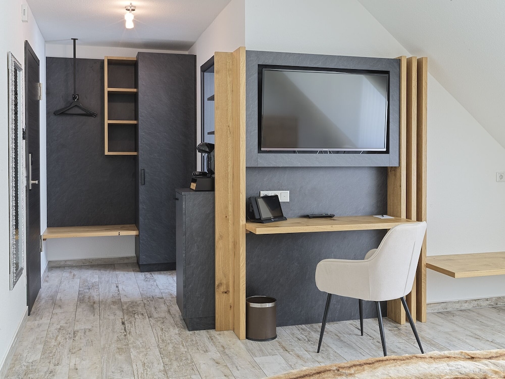 Double Room, Ensuite - Photo 4