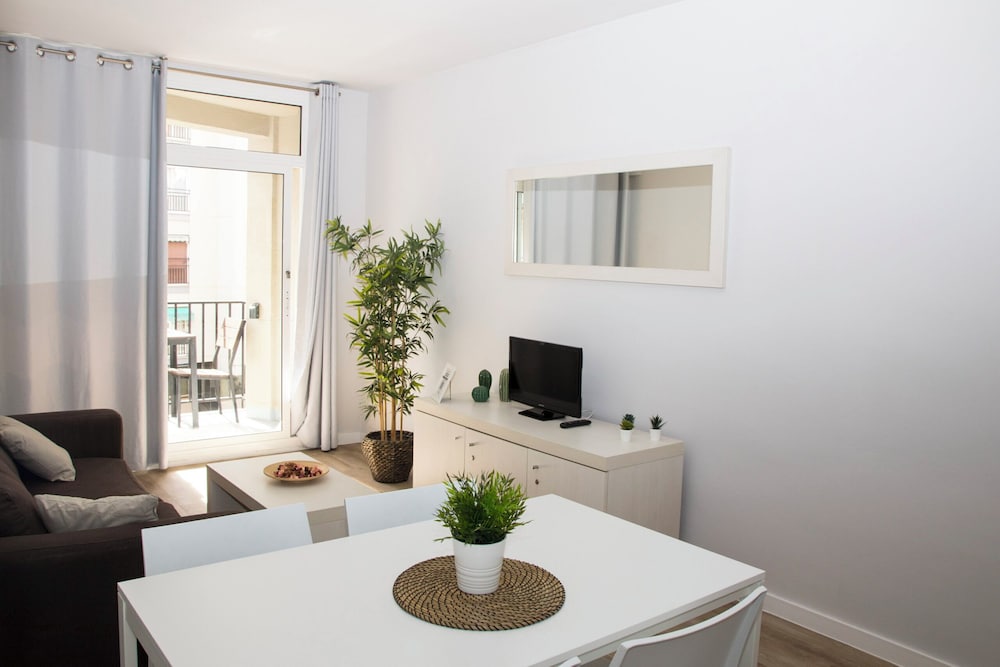 Basic Apartment, City View