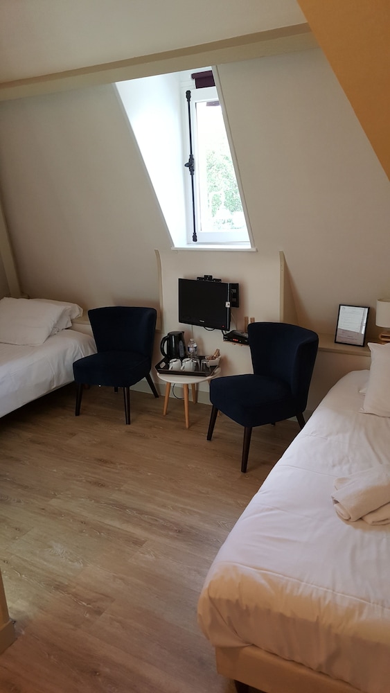 Classic Single Room (2 Twin Beds) photo 3