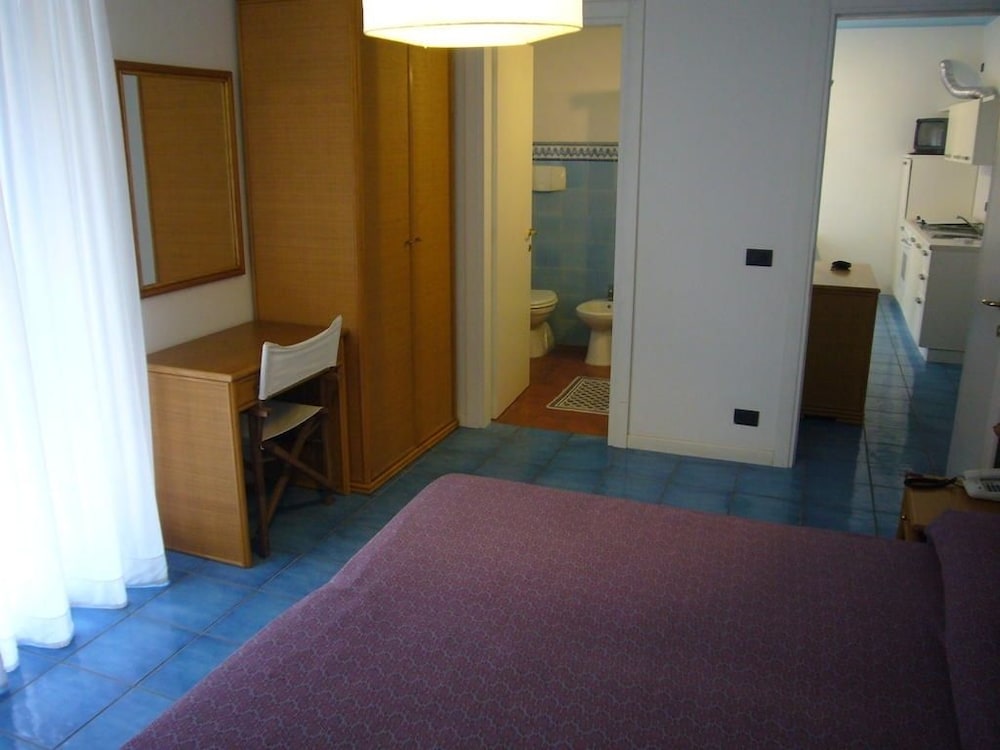 Deluxe Quadruple Room photo 3