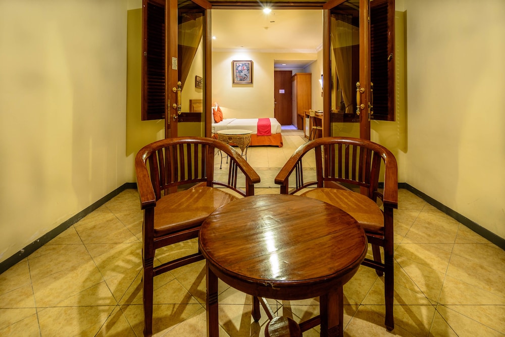 Family Room photo 2
