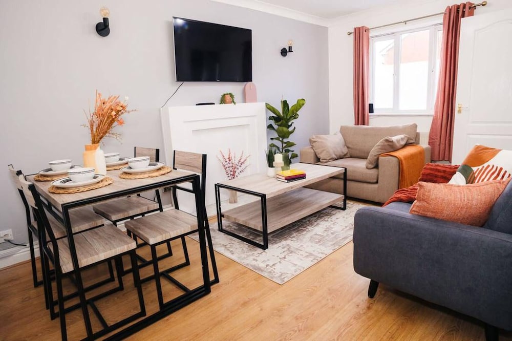 House, 2 Bedrooms