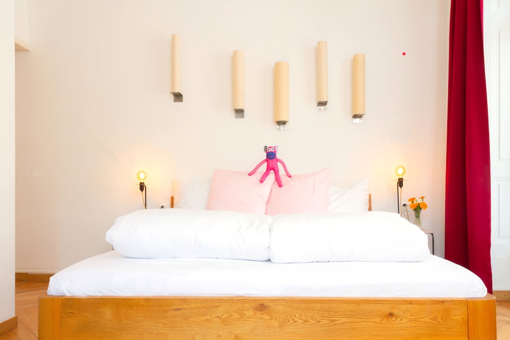 Economy Double Room, 1 Queen Bed photo 2