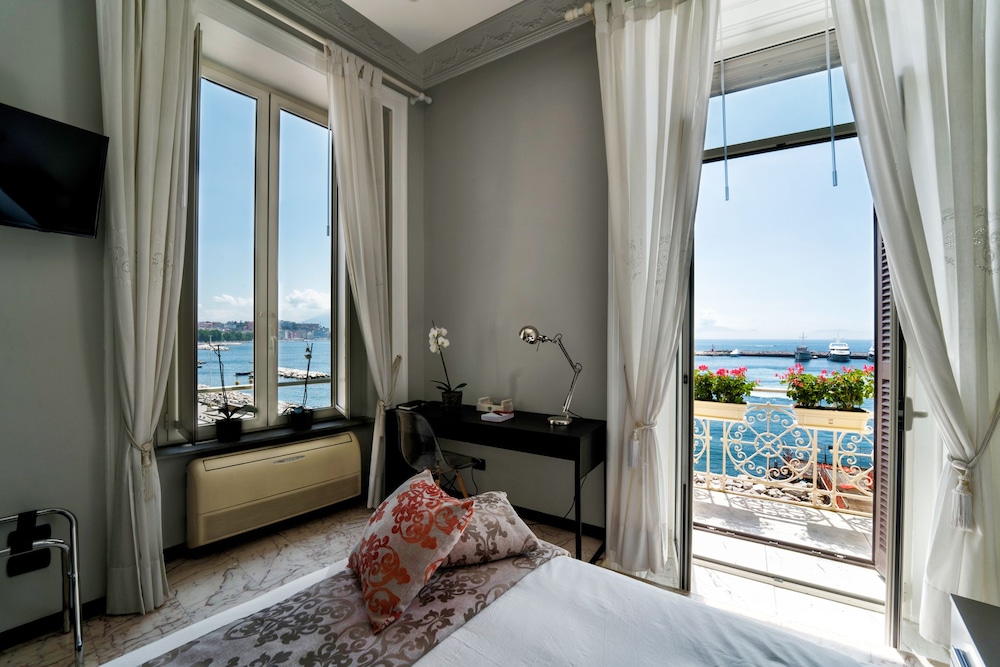 Deluxe Double Room, Private Bathroom, Bay View