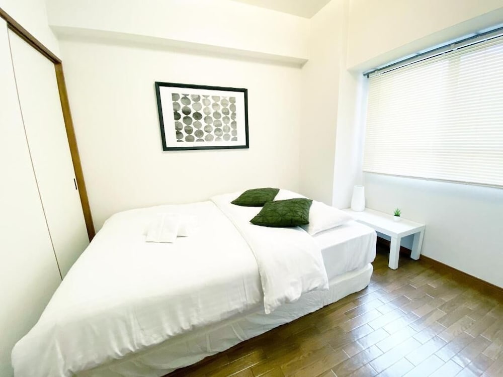 3 Bedroom Apartment with Balcony 504 photo 2