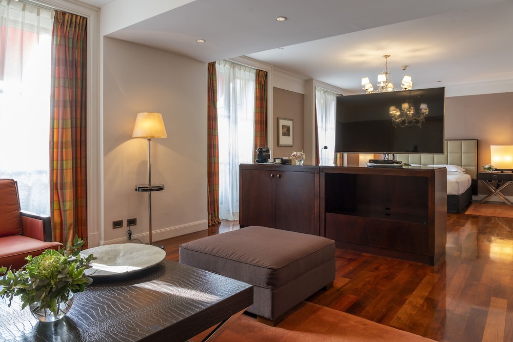 Suite, 1 King Bed (Palace)