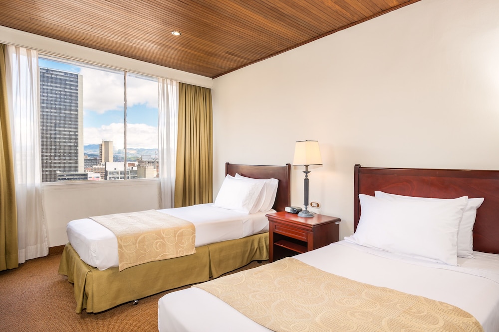 Standard Twin Room - Photo 4
