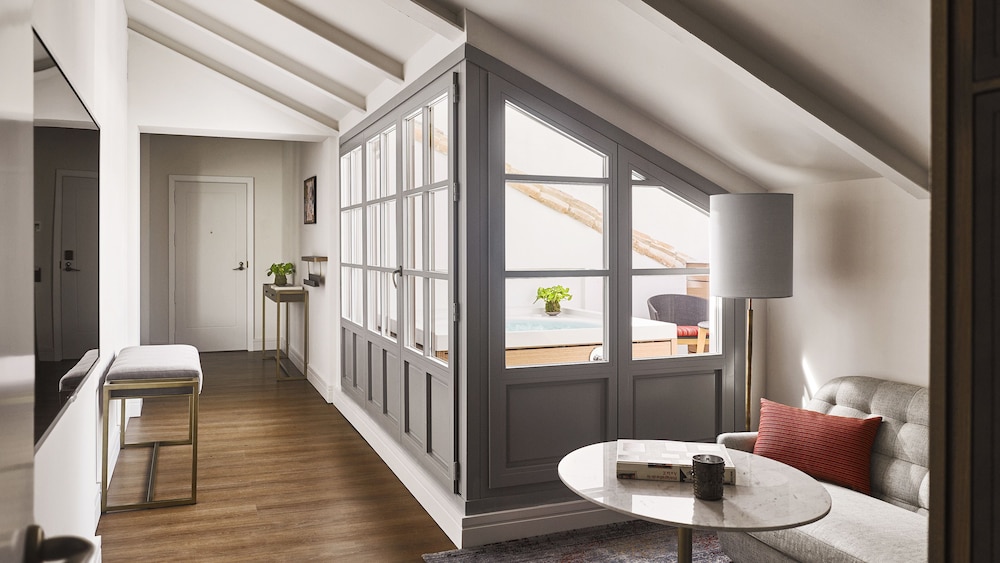 Meller Suite photo 2
