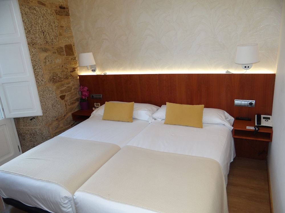 Room 102, floor 1