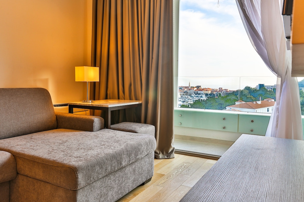 Superior Double or Twin Room, 1 Queen Bed, Terrace, Sea Facing photo 3