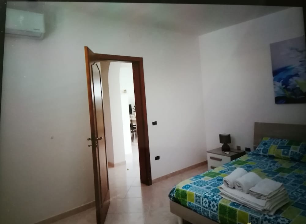 House, 2 Bedrooms, Balcony, City View photo 1