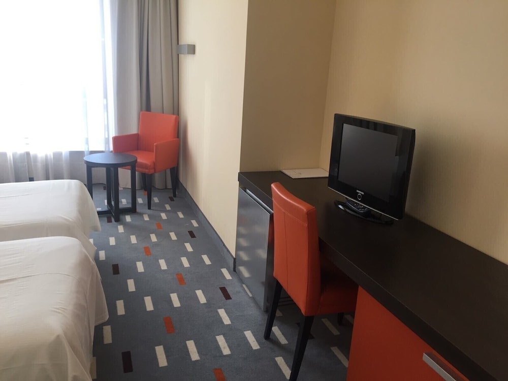 Standard Double or Twin Room - Photo 6
