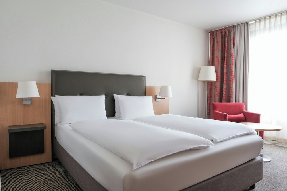 Standard Room, 1 Queen Bed