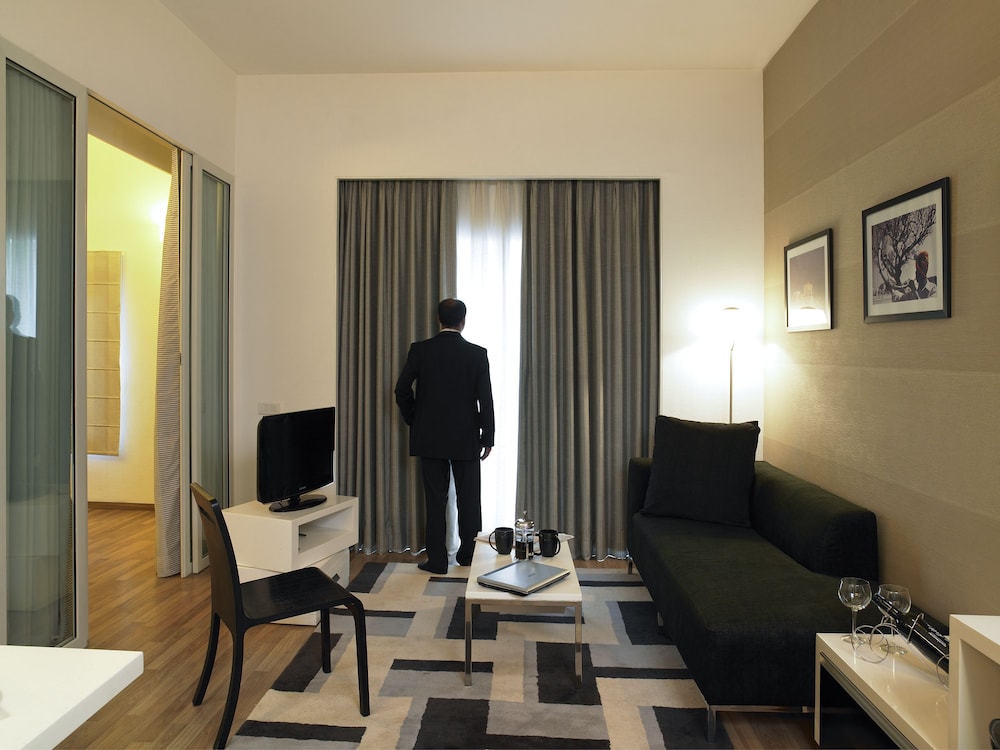 Suite, 2 Bedrooms, Balcony