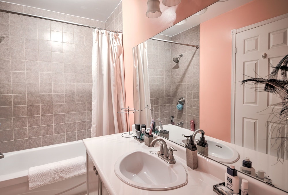 Room, 1 Queen Bed, Ensuite photo 2
