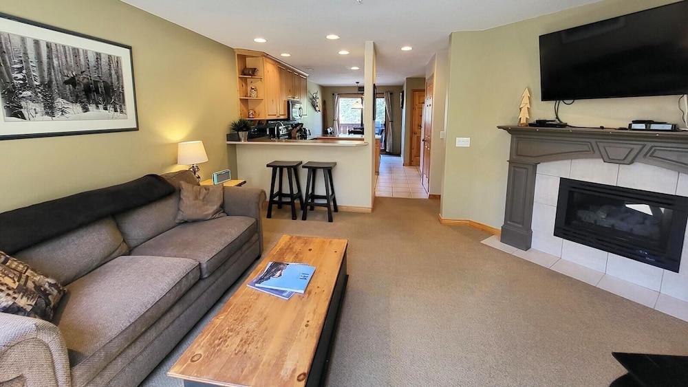Condo, 2 Bedrooms photo 1