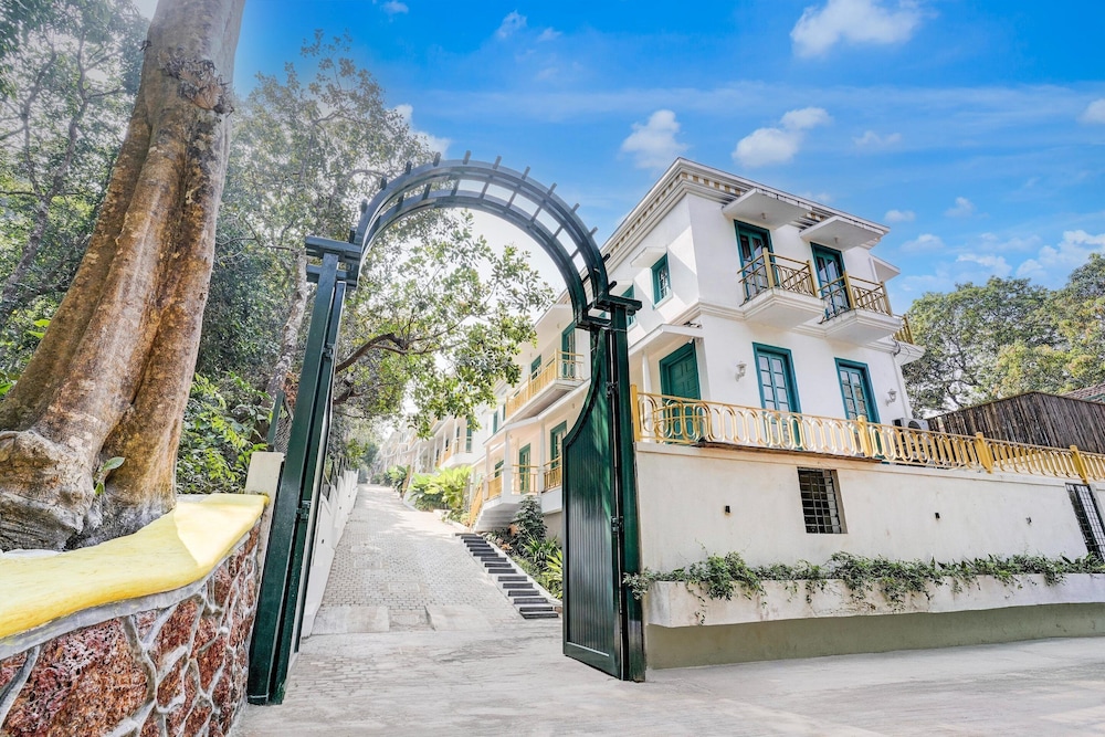 Villa photo 2