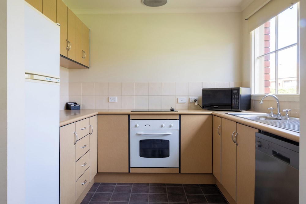 Three Bedroom Villa - Photo 4